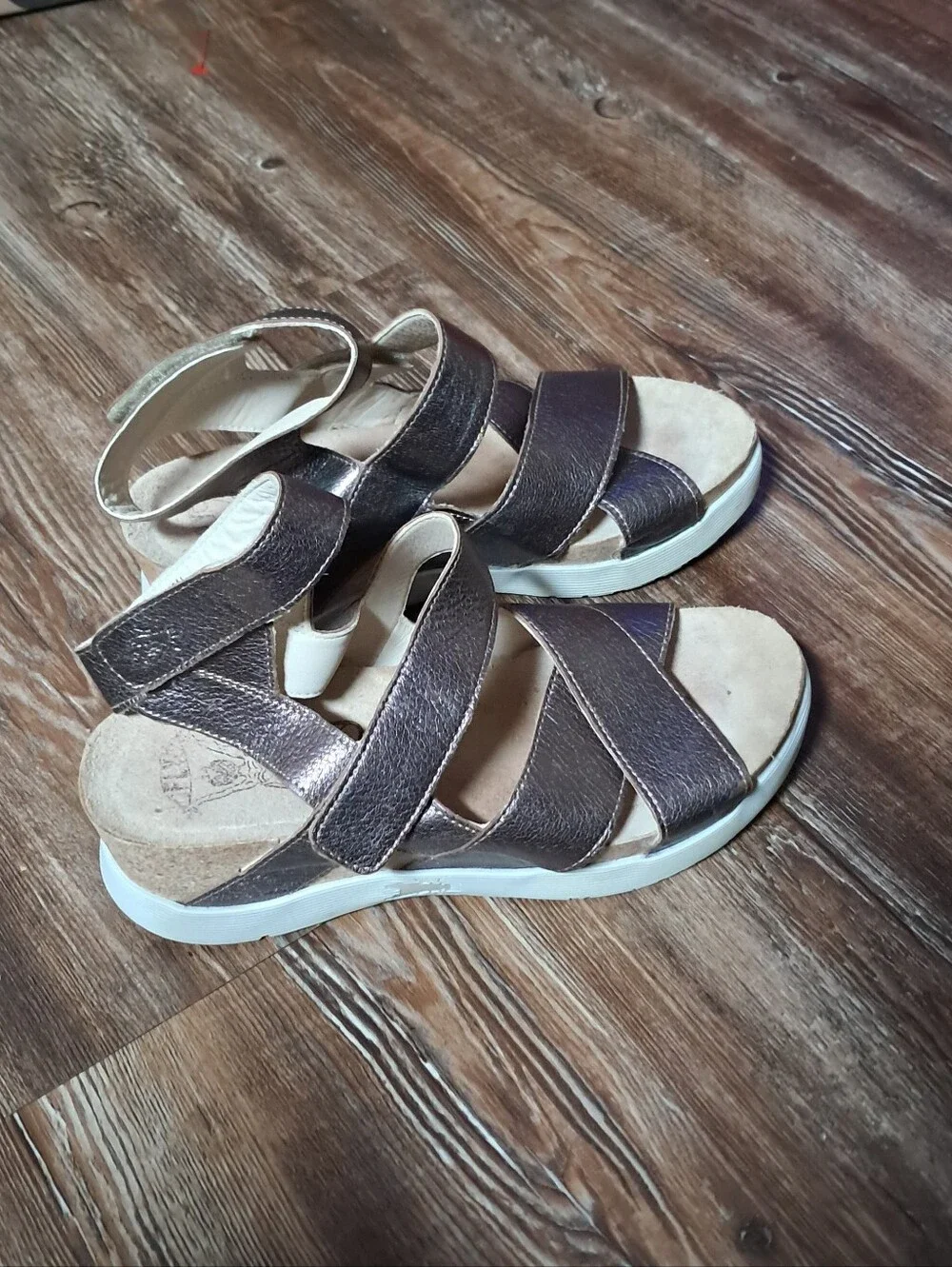 Fly London Women's Soft Leather Metallic Pewter Wedge Platform Sandal Sz. 9